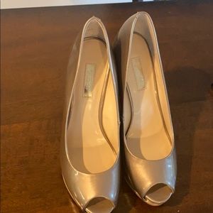 size 6.5 women patent leather Guess Shoes